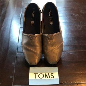 Barely worn gray/silver iridescent Toms, s…
